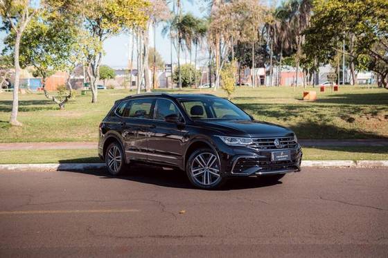 VOLKSWAGEN TIGUAN 2.0 300 TSI GASOLINA ALLSPACE R-LINE AUTOMÁTICO VOLKSWAGEN TIGUAN 2.0 300 TSI GASOLINA ALLSPACE R-LINE AUTOMÁTICO